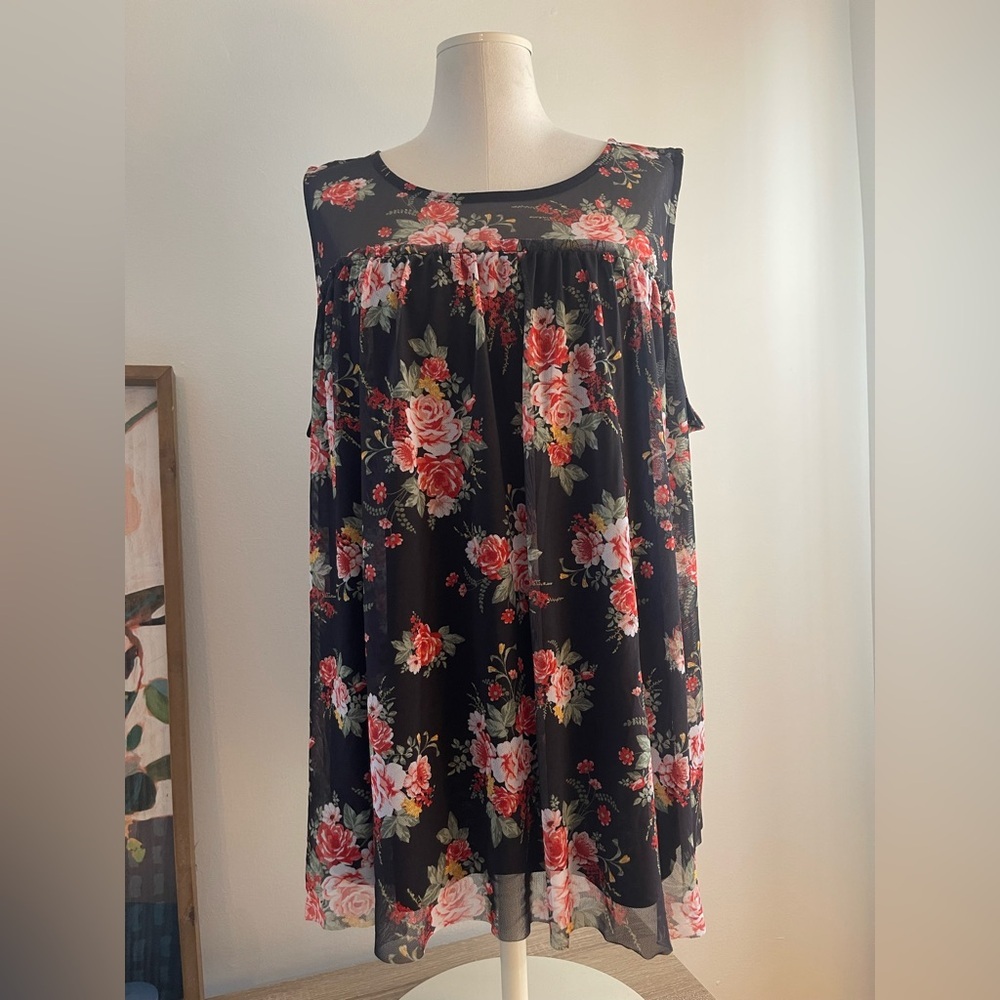 Bobbie Brooks Black Floral Sleeveless Tunic Light Airy Flowy Tank Top